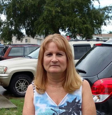 Ruth8 is Single in Holiday, Florida, 1