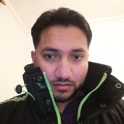 Costaz123 is Single in London, England, 2