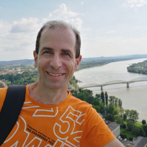 Andrasch is Single in Budapest, Budapest, 2