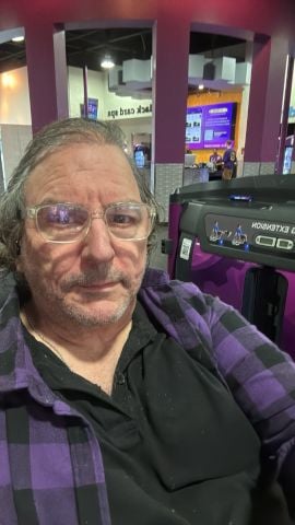Artuluv is Single in Haslett by E. lansing, Michigan, 8