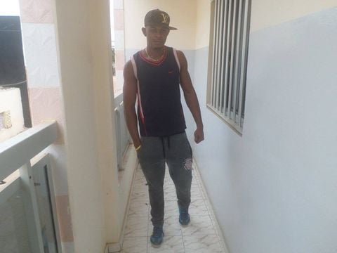 Johnnnyman is Single in Banjul, Lower River, 1
