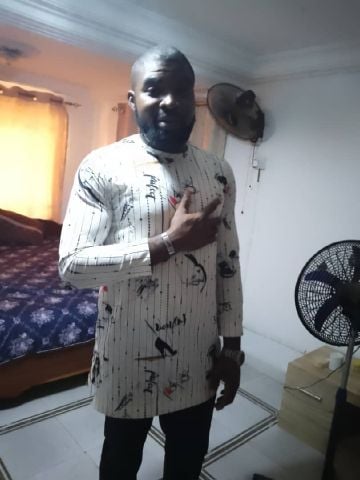 Isidore is Single in Banjul, Banjul
