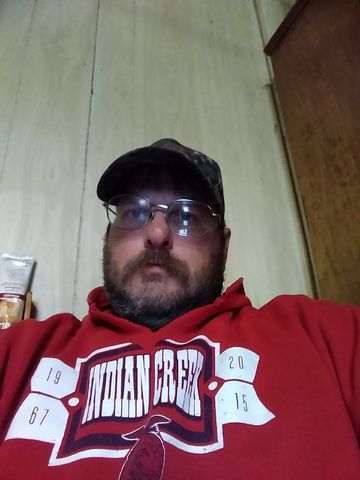 Countryboy1974 is Single in Morgantown, Indiana, 3