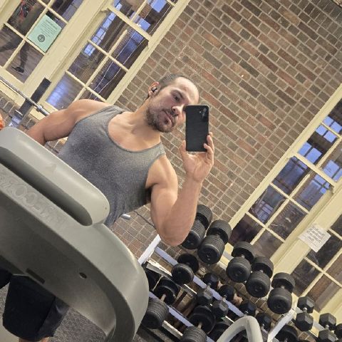 IzzyRizzy77 is Single in Chicago, Illinois, 2
