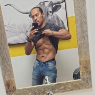 IzzyRizzy77 is Single in Chicago, Illinois, 5