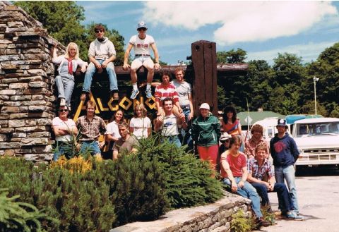 recontinued is Single in Cataract City, Ontario, 4
