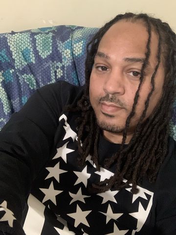 ErnestoWhite305 is Single in Miami, Florida, 8