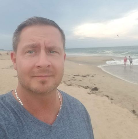 coastalchris is Single in Virginia Beach, Virginia