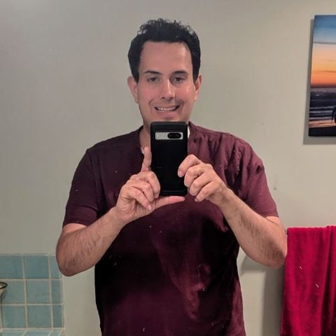 Alex_H is Single in Irvine, California, 4