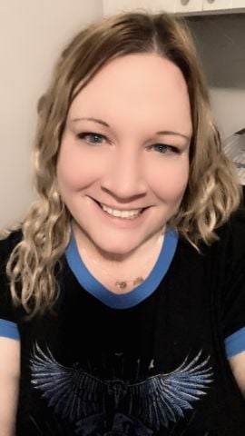 stormybluesea is Single in Hutchinson, Minnesota, 7