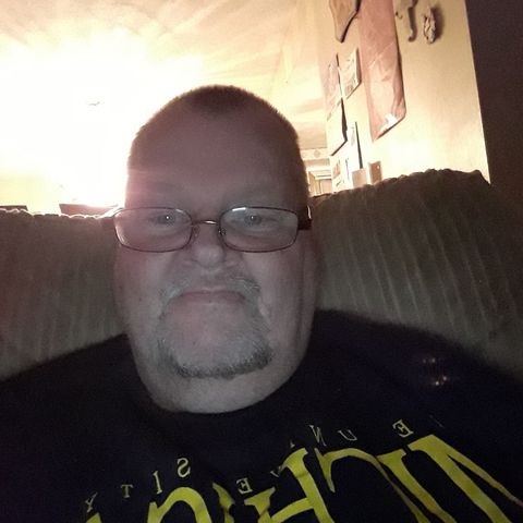 Charly6135 is Single in Belleville, Michigan, 2