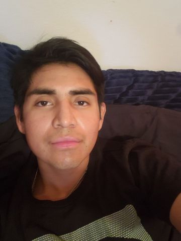 Eliasdiazla is Single in Blaine, Minnesota, 1