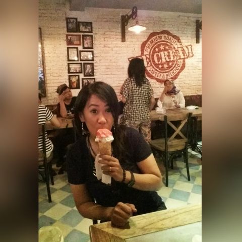 Yulia_indo
