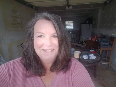 Loriwalter is Single in Gulfport, Mississippi, 1