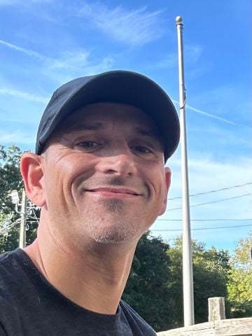 AMill8097 is Single in Gales Ferry, Connecticut, 2