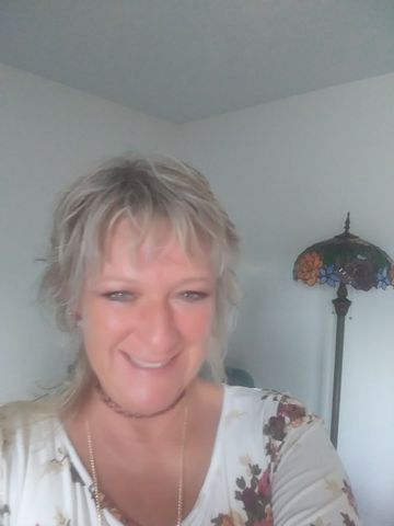 SunnySeeker is Single in Mentor, Ohio, 1