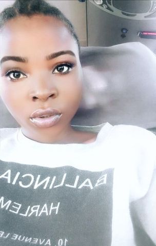 EllieAyanda