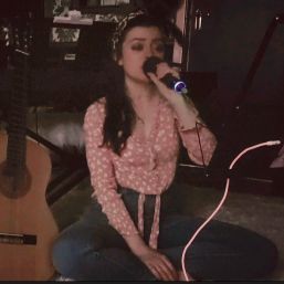 Beasita is Single in Edinburgh, Scotland, 3