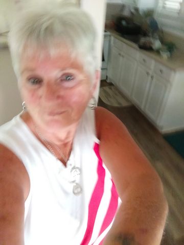 Elaineo is Single in Palm bay, Florida, 3