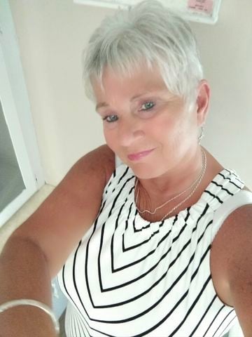Elaineo is Single in Palm bay, Florida, 1