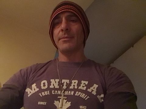 EliasSmyrneos is Single in Montreal, Quebec