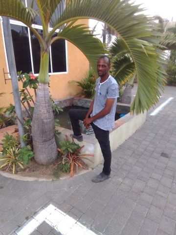 Obimo is Single in Claremont, Saint Ann, 1