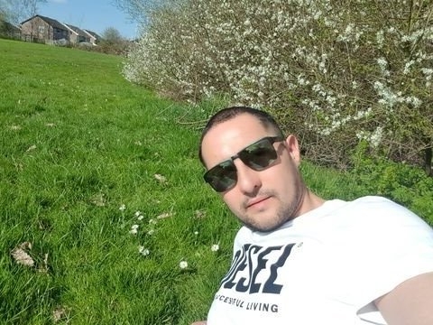 jason985 is Single in Liverpool, England, 1
