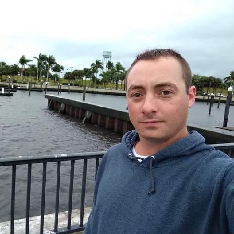 Brandon22407 is Single in Pahokee, Florida, 6