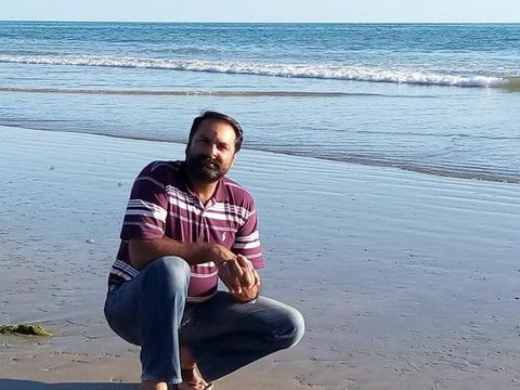 Khawaja is Single in Kaeachi, Sindh, 2