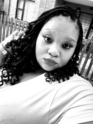 LwethuTee