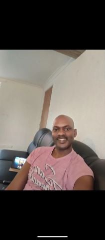 HebaKigs is Single in London, England, 2