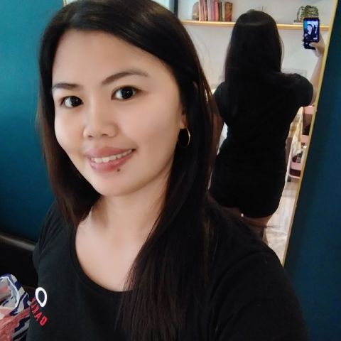 RoselynCapones is Single in Mandaluyong, Manila, 2