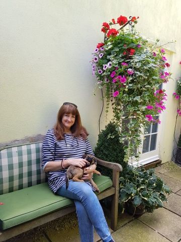 Maggieannejam is Single in Cirencester, England