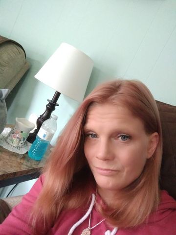 Krissyhenley is Single in Athens, Tennessee, 1