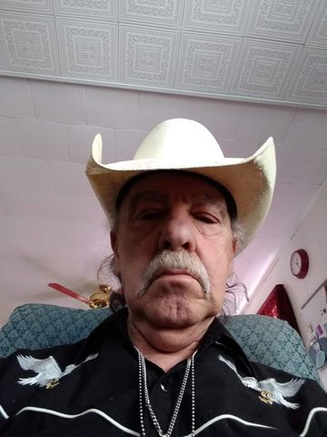 Oldcowboy is Single in GRAYLING, Michigan, 1