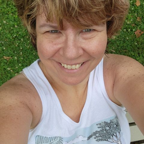 Sueg703 is Single in Marion, Indiana, 4