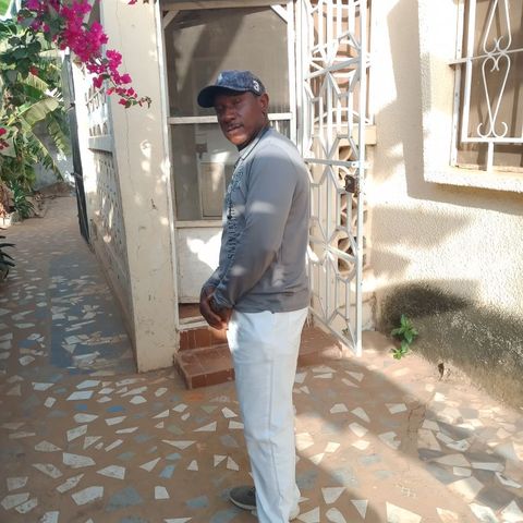 Flomo is Single in Banjul, Banjul, 6