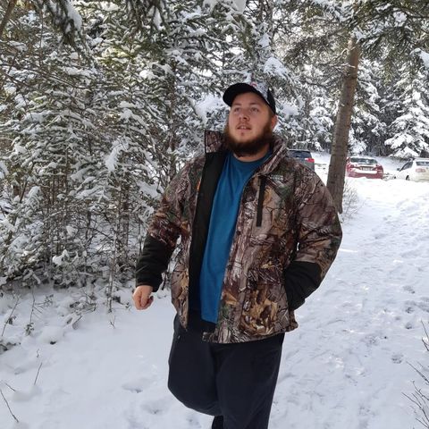 SBarnowski is Single in Barrhead, Alberta