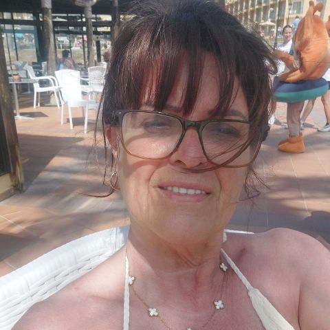 DeeBee123 is Single in Wakefield, England, 5
