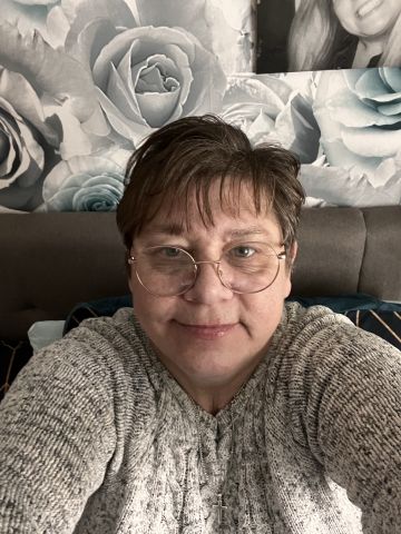 Jennifer67 is Single in Manchester, England, 3