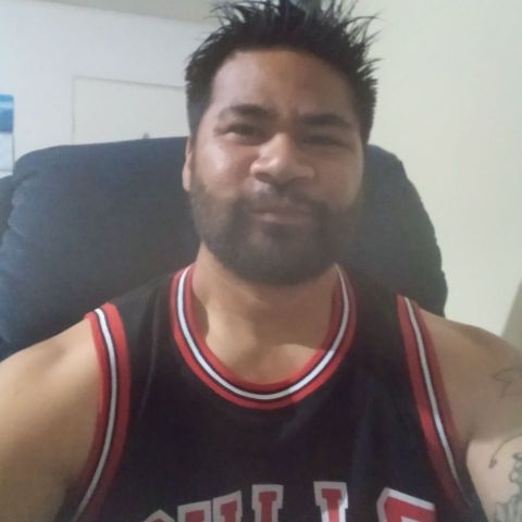 GambitofSpades is Single in Avondale Heights, Victoria