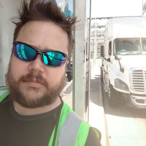 Bweldon is Single in Los Angeles, California, 9