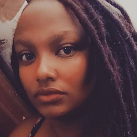 ella943