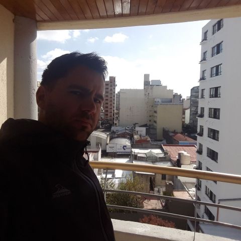 Dhcorona is Single in Quilmes, Buenos Aires, 2