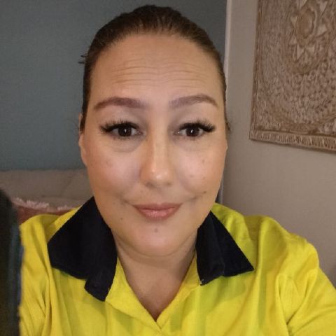 ronniebonnie is Single in Coniston, New South Wales, 2