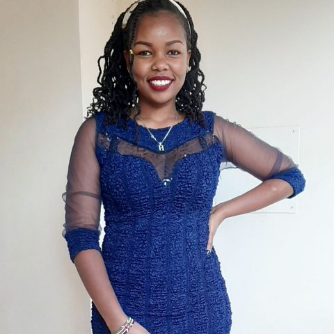 Helly_Bee