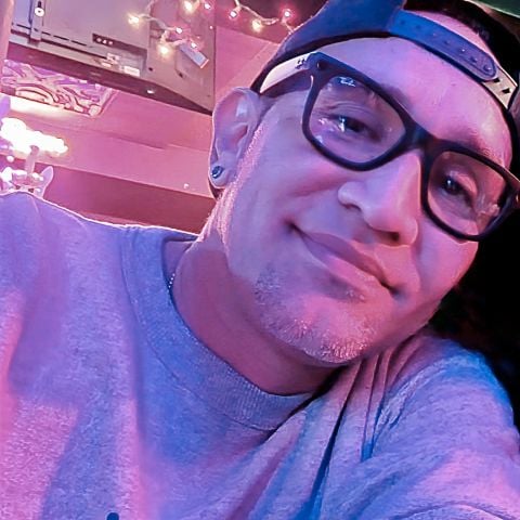 GuigoHR is Single in Calgary, Alberta, 5