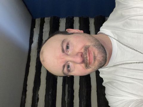 SnazzyUsername is Single in Millersburg, Ohio, 2