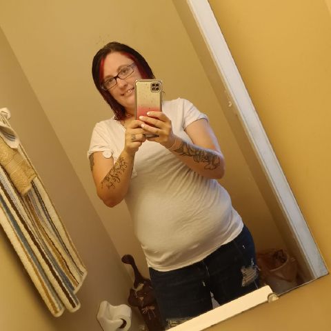 QueenBee86 is Single in Commercial Point, Ohio, 2