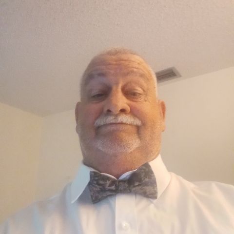 Gregi57 is Single in Cape Coral, Florida, 2